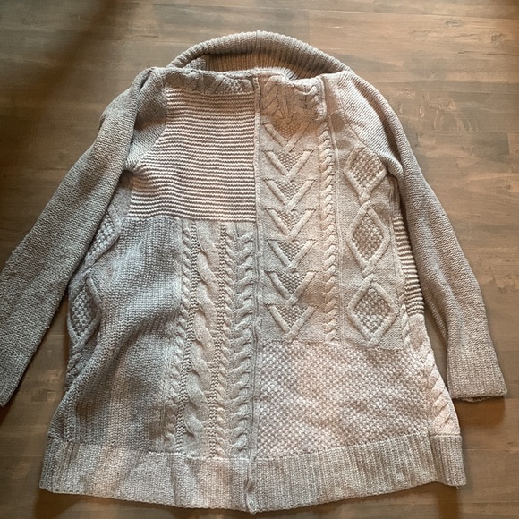 LED Maternity Sweater - Picture 5 of 5